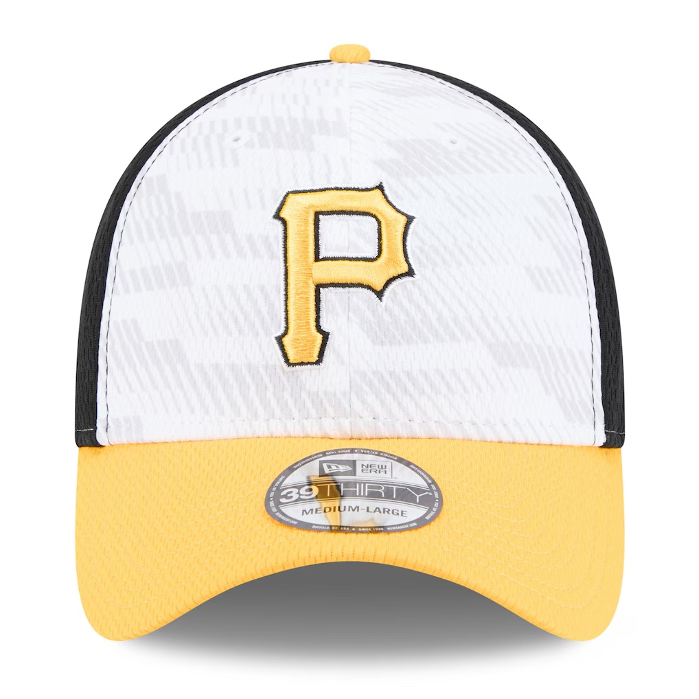 Pittsburgh Pirates New Era 2025 MLB Clubhouse 39THIRTY Flex Hat - Black/Gold