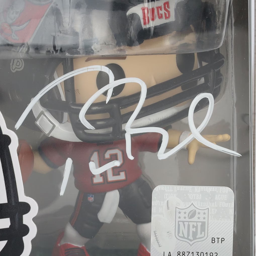 Tom Brady Tampa Bay Buccaneers Autographed Fanatics Authentic #157 Funko Pop! Figurine